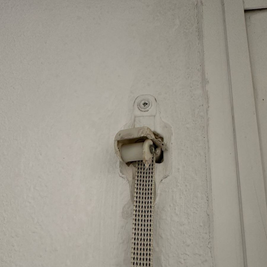 Persiana motorizada instalada